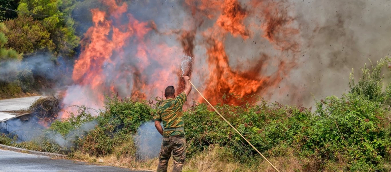  Πάλι δίνουν εντολές στην Αρκαδία να αφεθούν να καούν τα σπίτια αντί να σβήσουν την φωτιά: Εκκενώνουν το Καλλιάνι
